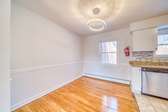 Comedor - 12 Rolling Ridge Rd