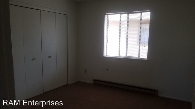 Building Photo - 843 Sunset Ave