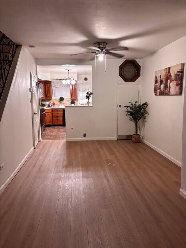 Building Photo - 1529 S 28th St