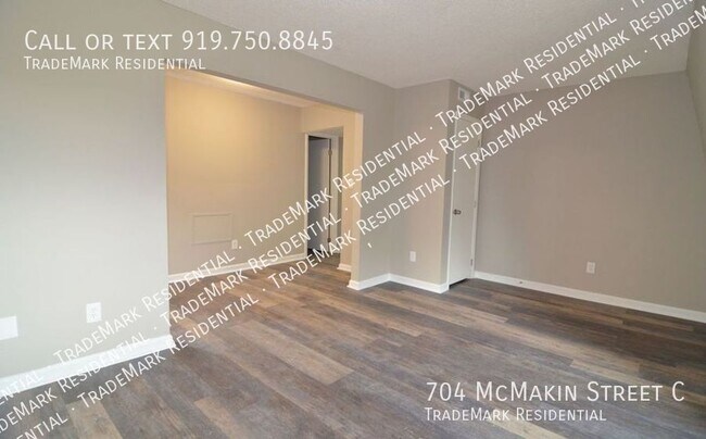 Building Photo - 704 McMakin St