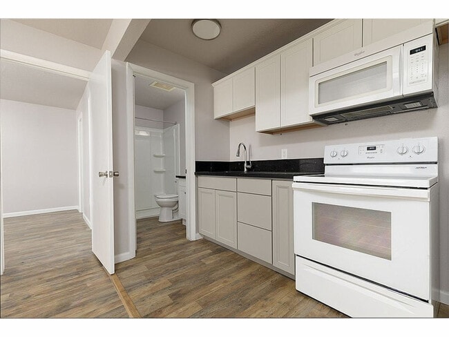 Building Photo - 100 Pulsipher Ln