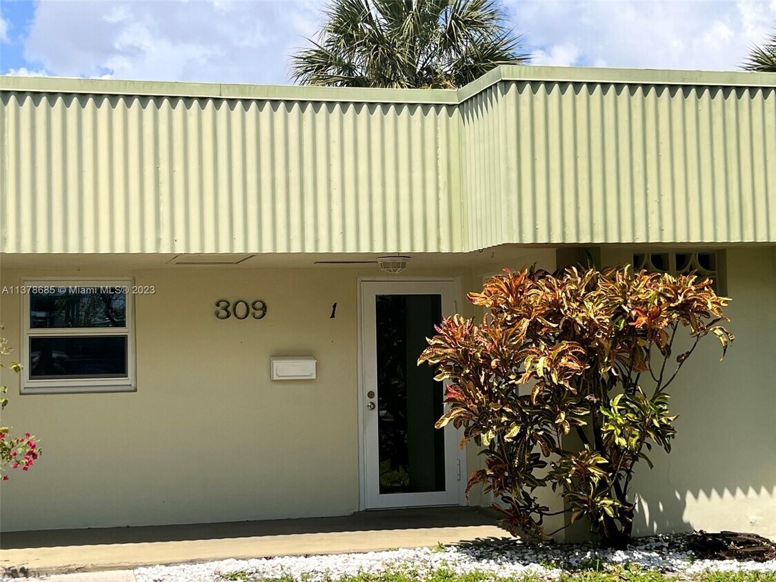 Foto principal - 309 Lewis Ln