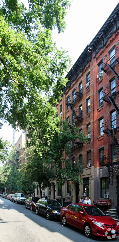 Building Photo - 319-323 E 88th St