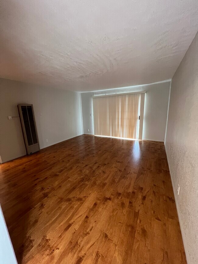 1308 E Oaks St Unit 3, Compton, CA 90221 Condo for Rent in Compton