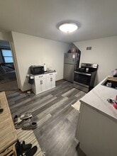 Building Photo - 206 4th St