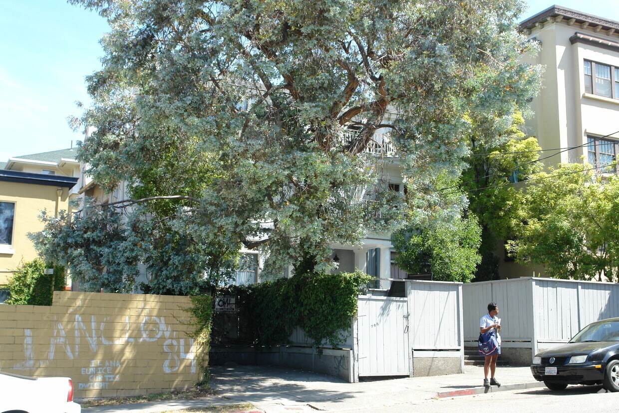 Foto principal - 2709 Channing Way