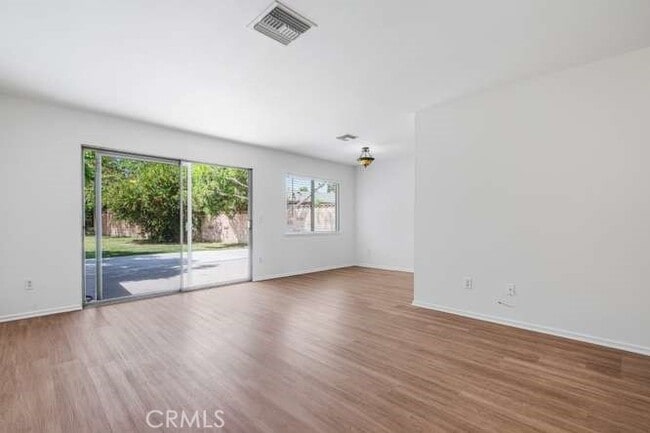 Building Photo - 6575 Cleomoore Ave