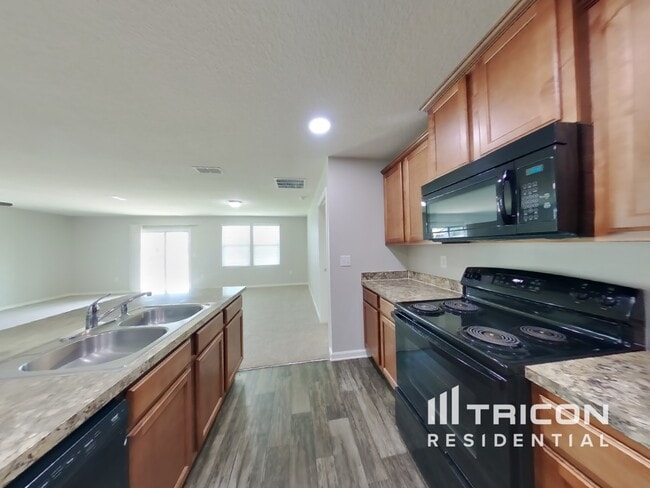 Foto del edificio - 2210 Pebble Point Dr