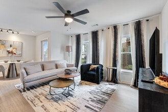 Building Photo - Brentwood Apartments