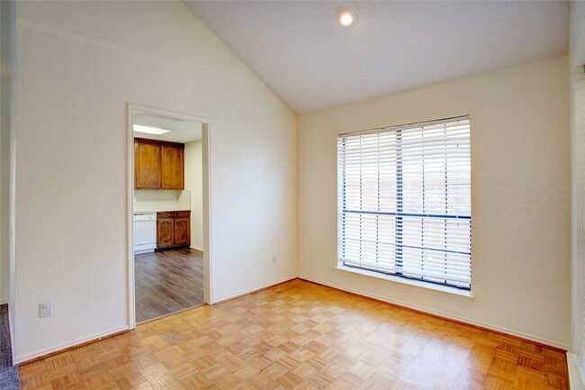 Building Photo - 10702 Tall Oak Dr