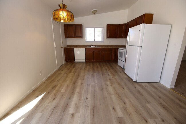 Building Photo - Great 3bed/2bath Home in Spring Valley