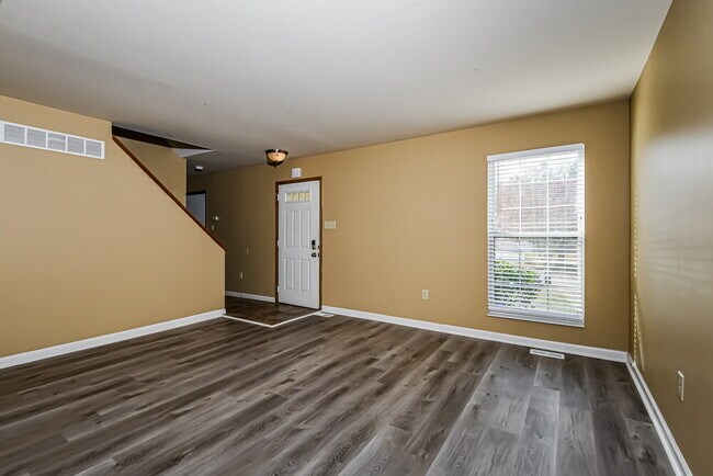 Foto del edificio - 12839 High Crest Dr