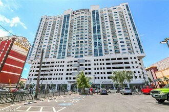 Building Photo - 150 S Las Vegas Blvd