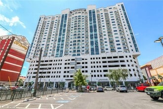 Building Photo - 150 S Las Vegas Blvd