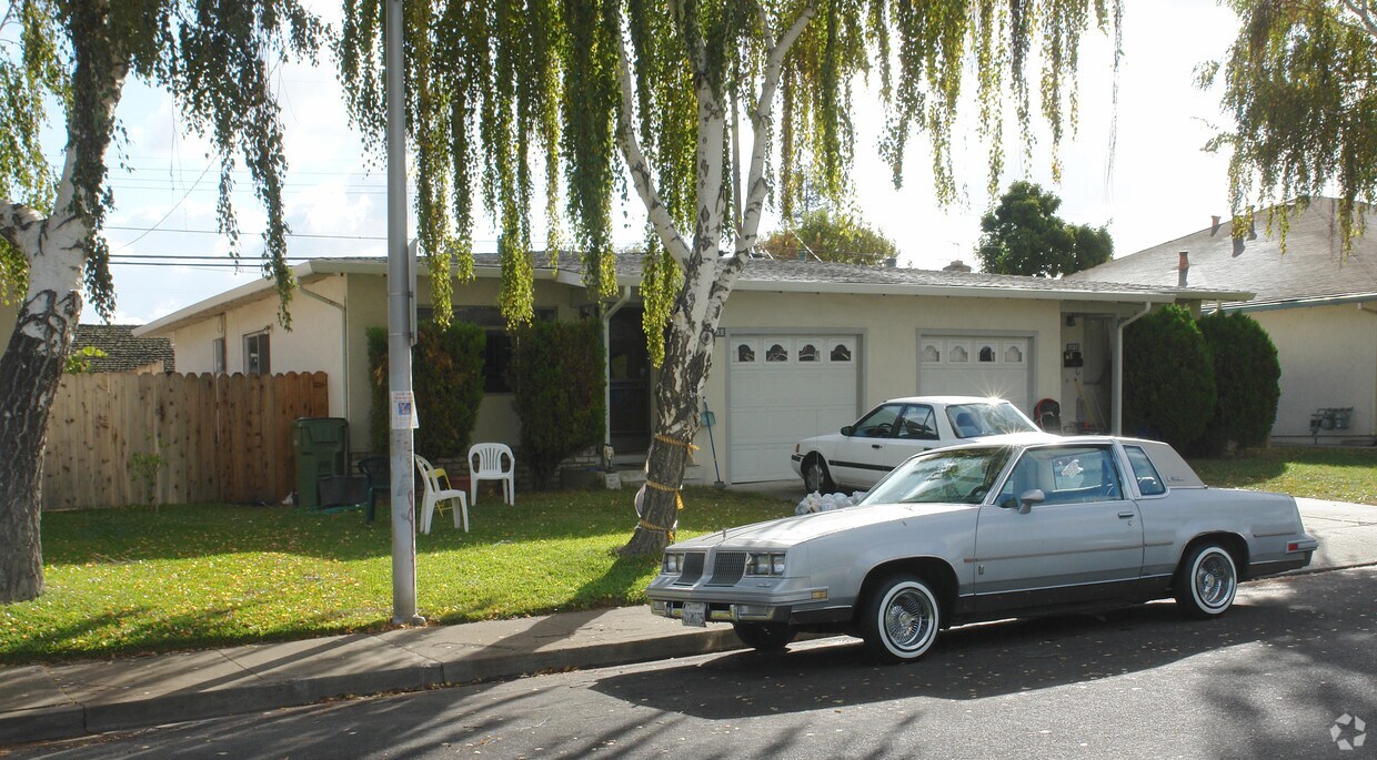 Foto del edificio - 1137-1139 White Dr