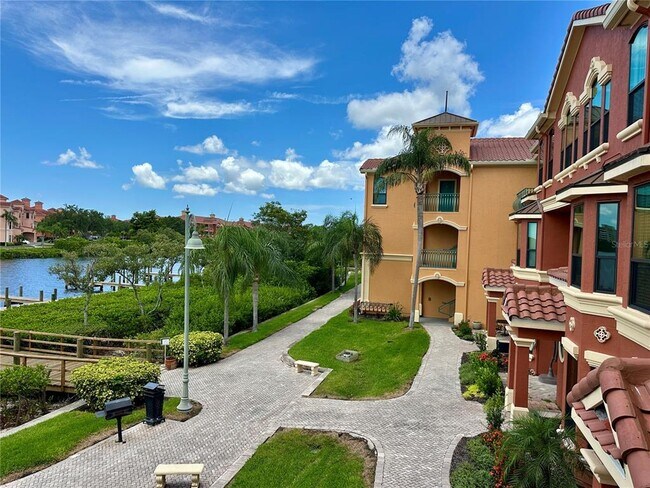 Foto del edificio - 2765 Via Cipriani St
