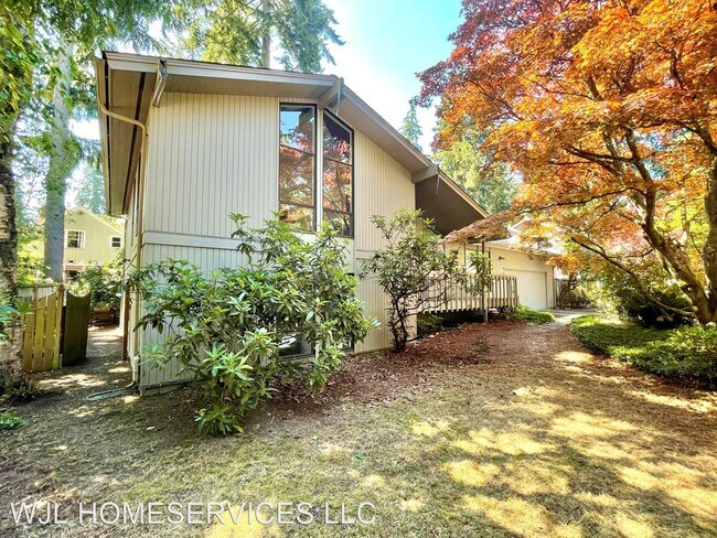 Foto del edificio - 4 br, 2.5 bath House - 415 N 156th Ct