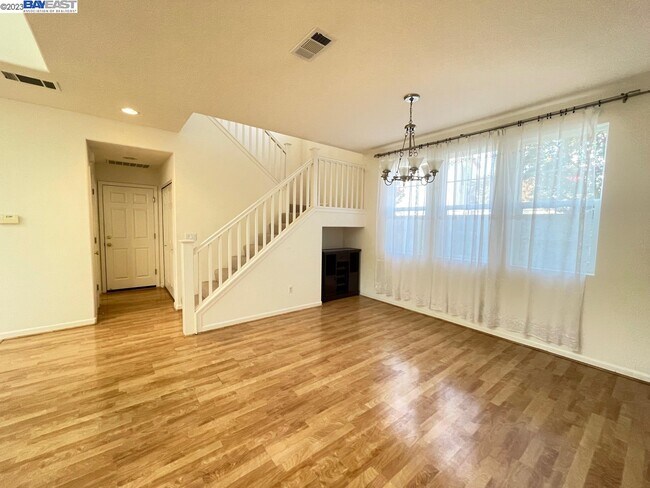 Foto del edificio - 5139 Hinsdale Ct