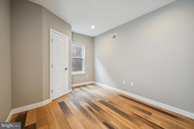 Foto del edificio - 2325 Emerald St