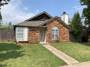 Building Photo - 2135 Goodrich Dr