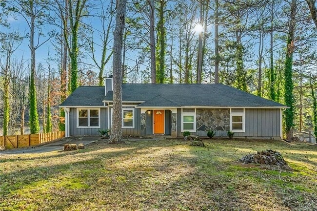 Building Photo - 494 Plainville Dr SW