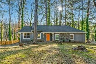 Building Photo - 494 Plainville Dr SW