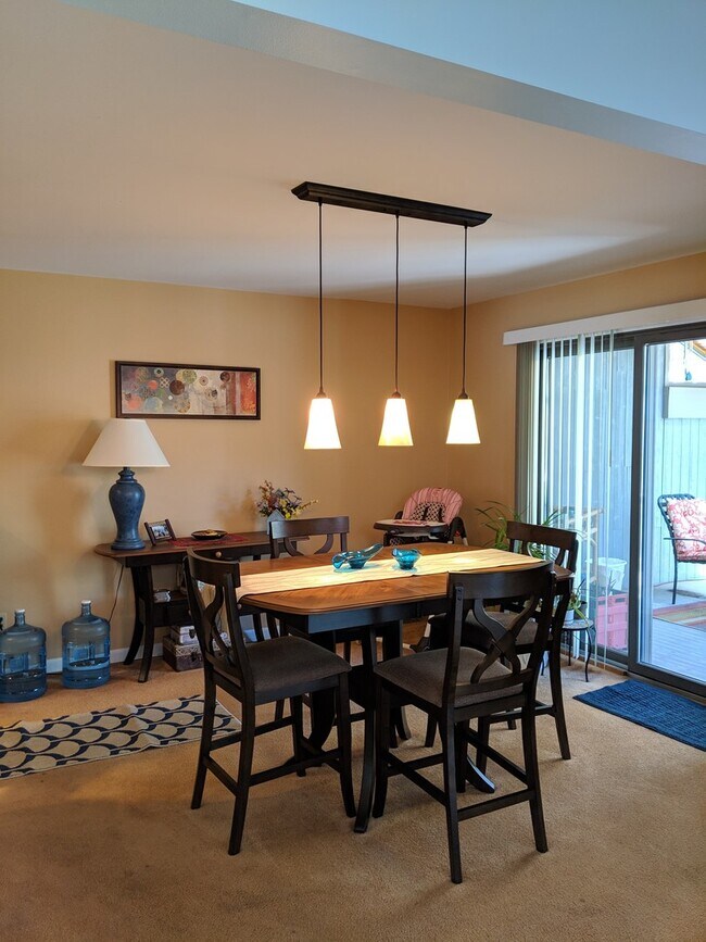 Foto del edificio - Toftrees 3 bedroom, 2.5 bathroom townhome