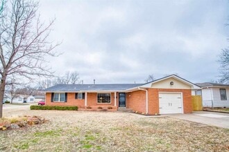 Building Photo - 1352 Chickasaw Dr