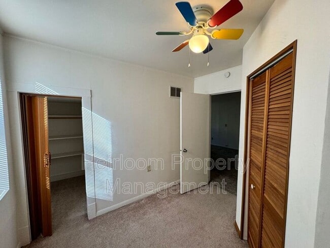 Building Photo - AVAILABLE AUGUST 1st   - 2 Bed 1 Bath Located In Superior WI w/ Bonus Space