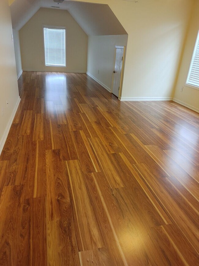 Foto del edificio - West Knoxville 37909 - Beautiful & newly remodeled with 4 bedroom, 3.5 baths - Call Sharon Arnwin...
