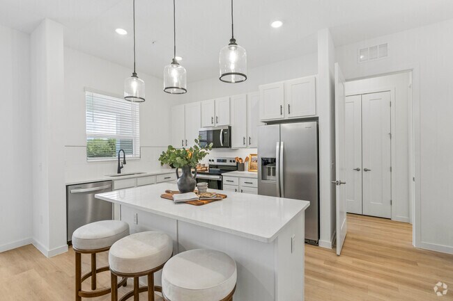 B2 2HAB, 2BA - 1,237 ft² - Cocina - The Regency