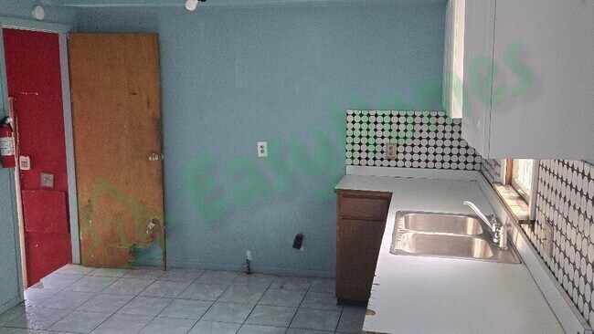 Foto del edificio - 3386 E 146th St
