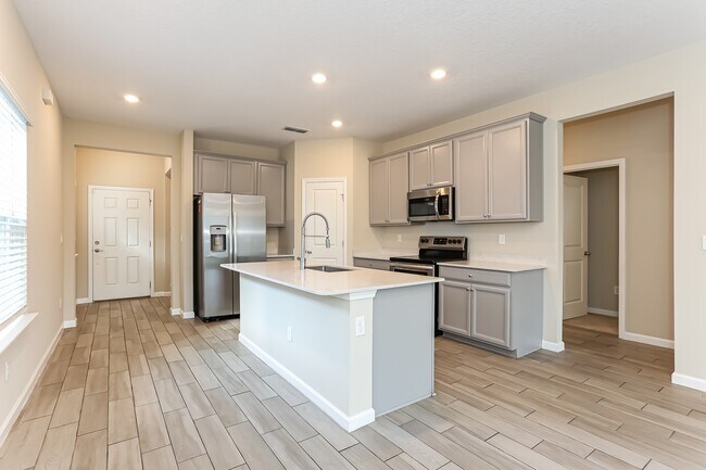 Building Photo - 2180 Sequoia Ct