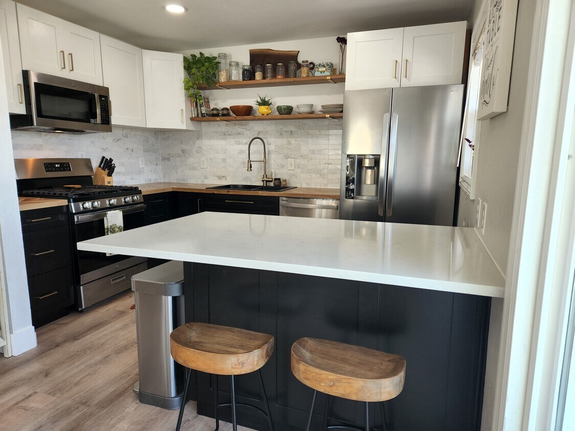 Foto principal - 7722 Saulsbury St