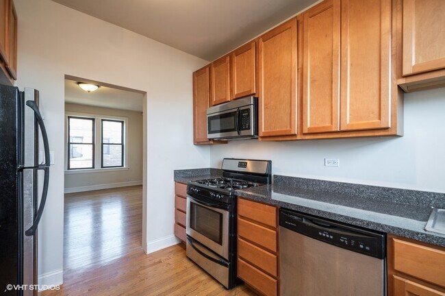 Foto del edificio - 3507 N Racine Ave