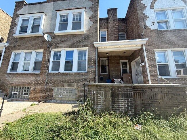 Foto del edificio - Gorgeous 3-Bed Townhome in Olney! Availabl...