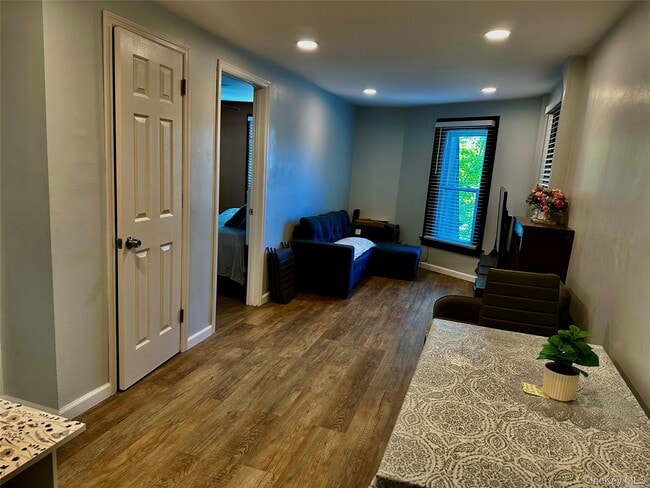 Building Photo - 3 Friend St