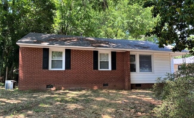 Selwyn/Collins Park area 3 bed, 1 bath Bu... - Selwyn/Collins Park area  3 bed, 1 bath Bu... House