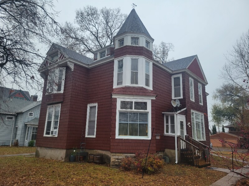Primary Photo - 219 9th St S
