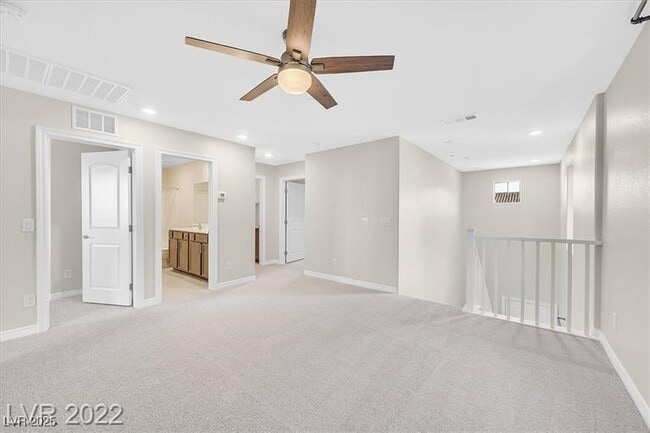 Building Photo - 372 Rosefinch St