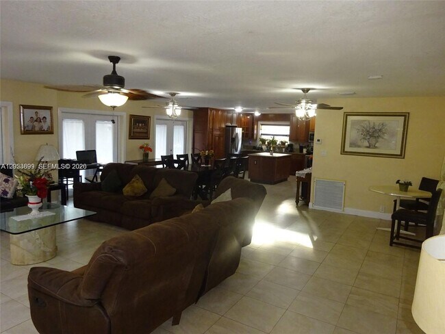 Foto del edificio - 9240 SW 56th St