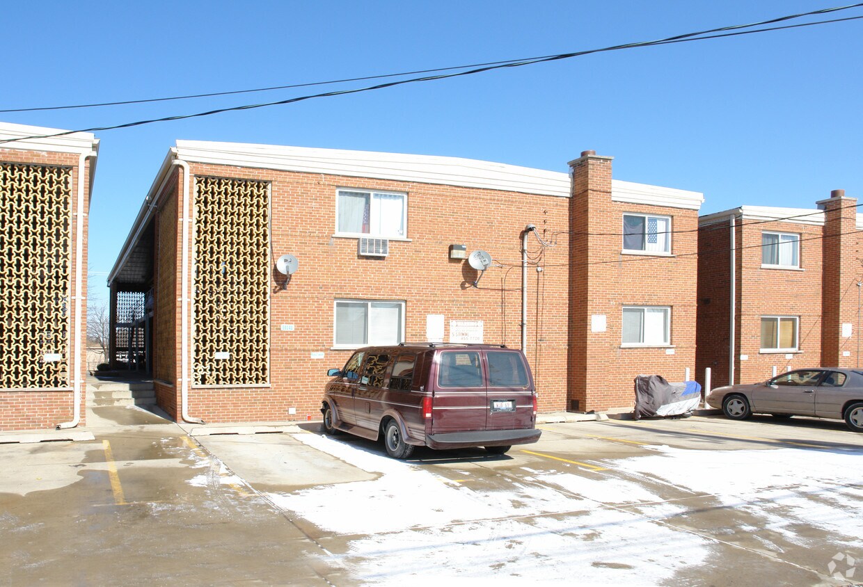 Foto principal - 10141 Chestnut Ave