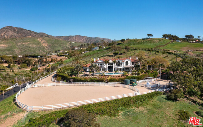 Building Photo - 6020 Bonsall Dr