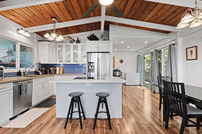 Photo - Urban Honolulu Living Near Shops, Dining & Beaches House