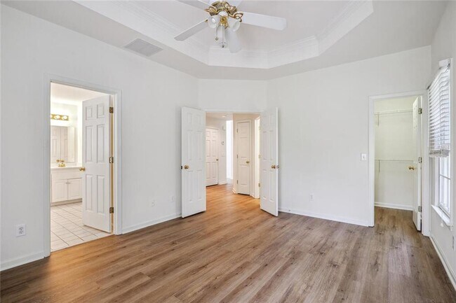 Building Photo - 1118 Sadlers Close