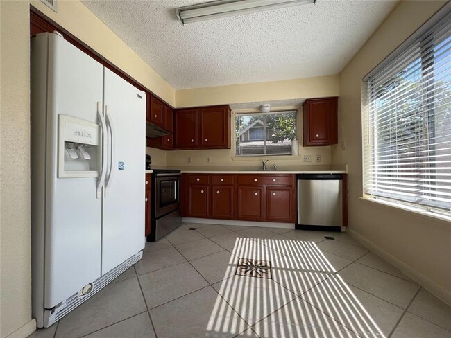Building Photo - 12400 Overbrook Ln