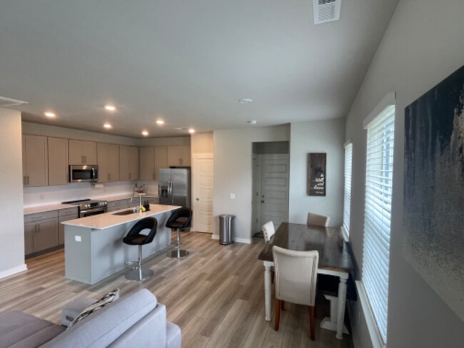 Foto del edificio - 2202 Hospitality Ln