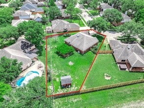 Building Photo - 3717 E Pin Oak Dr
