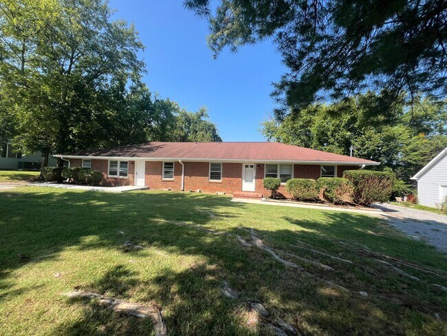 Foto del edificio - 3 BEDROOM DUPLEX