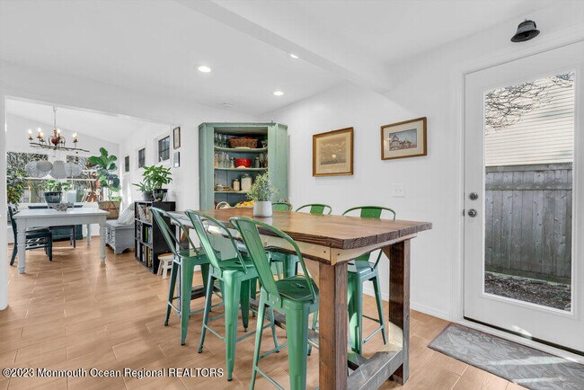 Building Photo - 915 Lake Ave